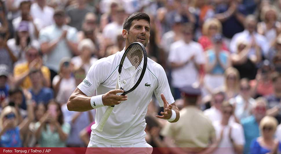 Novak Djokovic Vimbldon Tanjug AP Alastair Grant (7).jpg